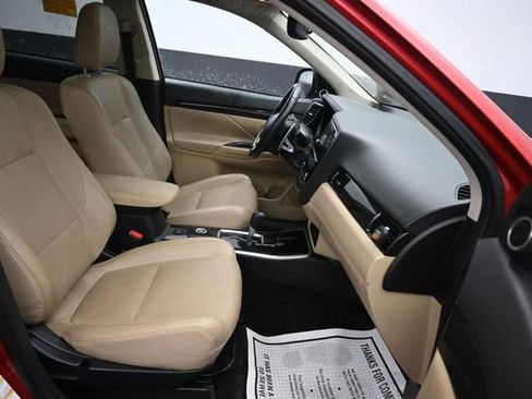 Used 2018 Mitsubishi Outlander GT AWD/4WD image 9