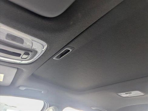 New 2025 Hyundai Elantra Limited image 17