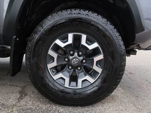 Used 2018 Toyota Tacoma TRD Off-Road AWD/4WD image 55