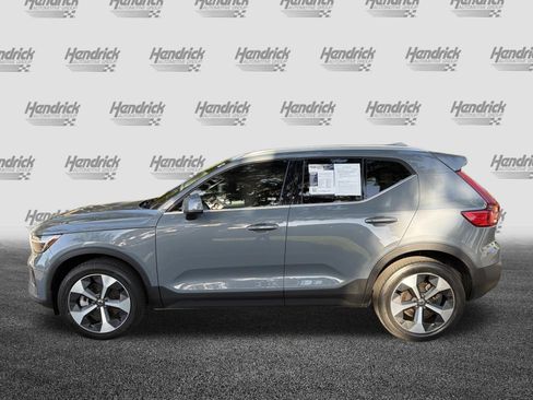 Certified 2023 Volvo XC40 B5 Plus w/ Protection Package Premier AWD/4WD image 7