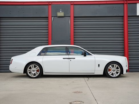 Used 2018 Rolls-Royce Phantom Extended Wheelbase RWD image 6