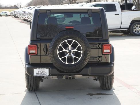 Used 2024 Jeep Wrangler Sport S image 4