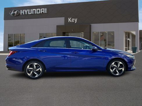 Certified 2023 Hyundai Elantra Limited w/ Cargo Package FWD image 3