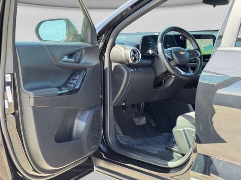 Used 2025 Chevrolet Equinox LT FWD image 9