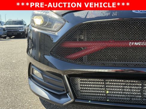 Used 2016 Ford Focus ST w/ Equipment Group 402A image 9