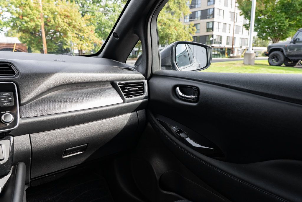 Used 2025 Nissan Leaf SV Plus FWD image 10