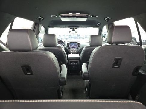 Used 2023 Chevrolet Traverse LT image 11