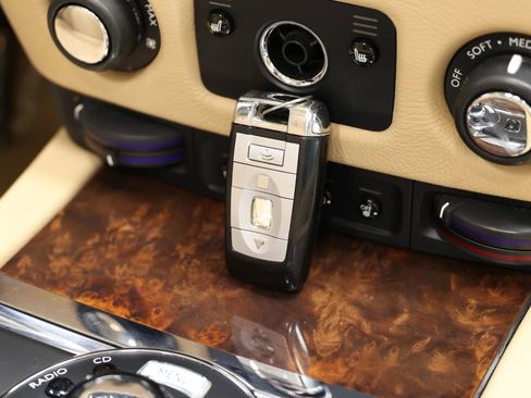 Used 2010 Rolls-Royce Ghost RWD image 5