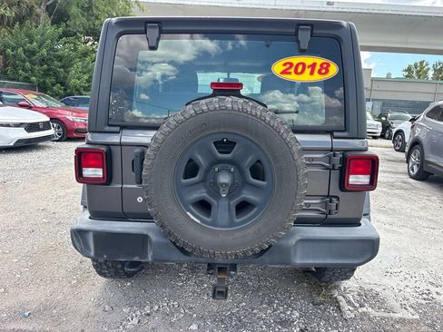 Used 2018 Jeep Wrangler Sport AWD/4WD image 4