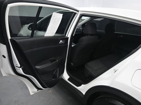 Used 2020 Kia Sportage LX AWD/4WD image 14