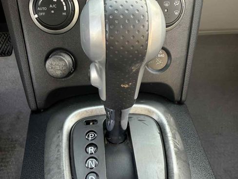 Used 2012 Nissan Rogue SV w/ Premium Pkg image 11