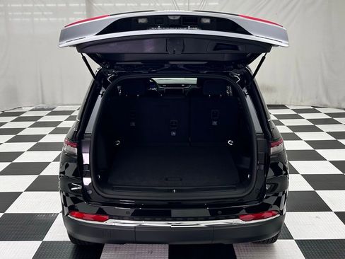 New 2025 Jeep Grand Cherokee Laredo X image 9