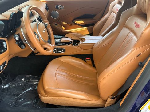 Used 2023 Aston Martin V8 Vantage Coupe RWD image 29