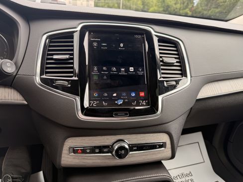 Used 2022 Volvo XC90 T8 Inscription image 16