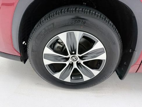 Used 2026 Toyota Highlander XLE AWD/4WD image 7