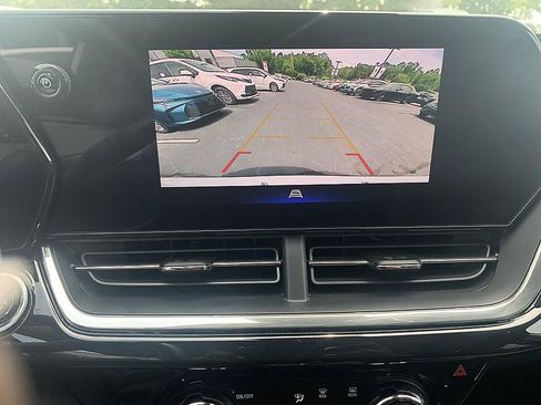 Used 2026 Chevrolet Trax ACTIV FWD image 15