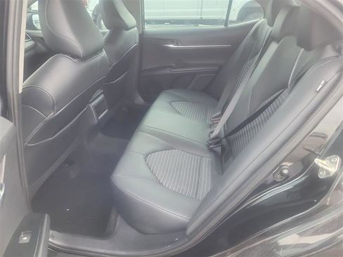 Used 2020 Toyota Camry SE FWD image 7