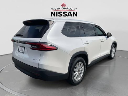 Used 2025 Toyota Grand Highlander AWD image 6