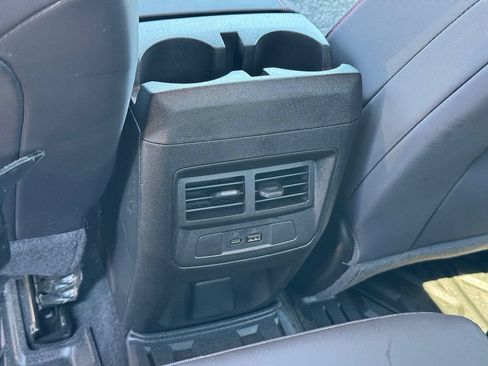 Used 2024 Chevrolet Colorado Z71 w/ Z71 Convenience Package 2 AWD/4WD image 23