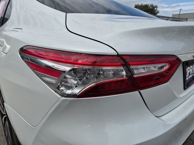 Used 2018 Toyota Camry XLE FWD image 25