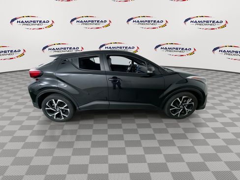 Used 2019 Toyota C-HR XLE FWD image 9