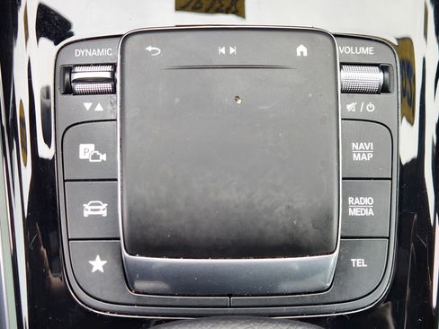 Used 2023 Mercedes-Benz GLB 250 4MATIC image 23