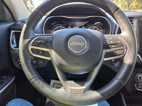 Used 2019 Jeep Cherokee Limited image 20