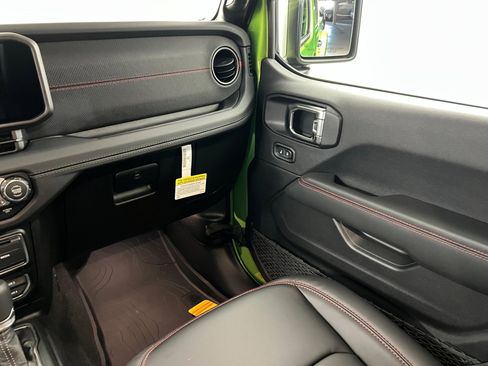 New 2025 Jeep Gladiator Rubicon AWD/4WD image 10