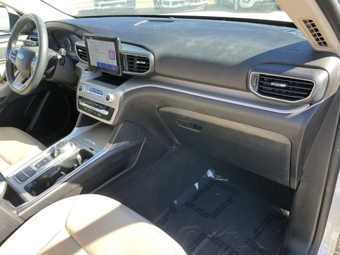 Used 2022 Ford Explorer XLT image 41