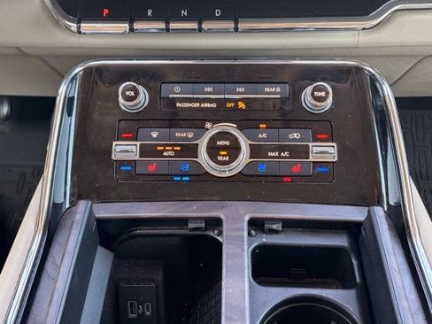 Used 2020 Lincoln Navigator L Reserve w/ Luxury Package AWD/4WD image 28