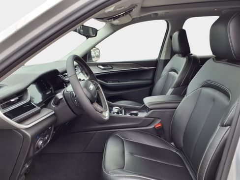 New 2024 Jeep Grand Cherokee Limited 4xe image 9