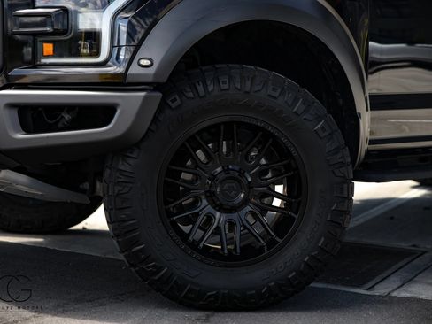 Used 2019 Ford F150 Raptor w/ Equipment Group 802A Luxury AWD/4WD image 6