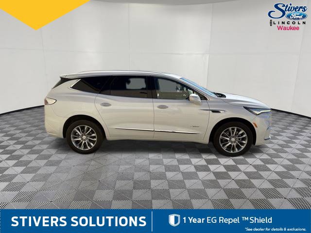 Used 2022 Buick Enclave Avenir w/ Avenir Technology Package FWD image 5