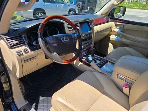 Used 2011 Lexus LX 570 4WD image 11