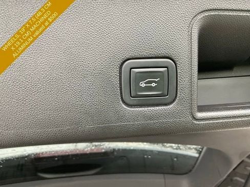 Used 2020 GMC Terrain SLT w/ Preferred Package FWD image 9