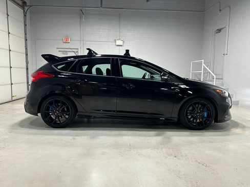 Used 2017 Ford Focus RS AWD/4WD image 2