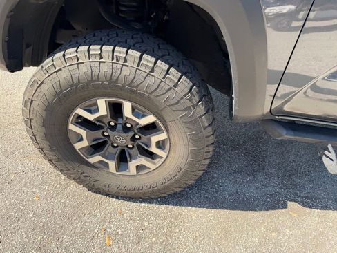 Used 2023 Toyota Tacoma TRD Off-Road AWD/4WD image 11