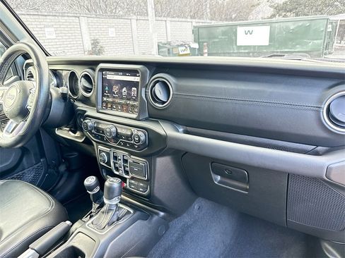 Used 2022 Jeep Wrangler Unlimited Sahara w/ Dual Top Group image 31