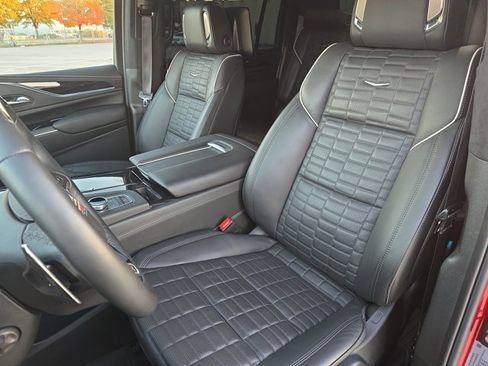 Certified 2024 Cadillac Escalade ESV V w/ Heavy-Duty Trailer Package image 15