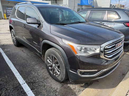 Used 2018 GMC Acadia SLT image 2