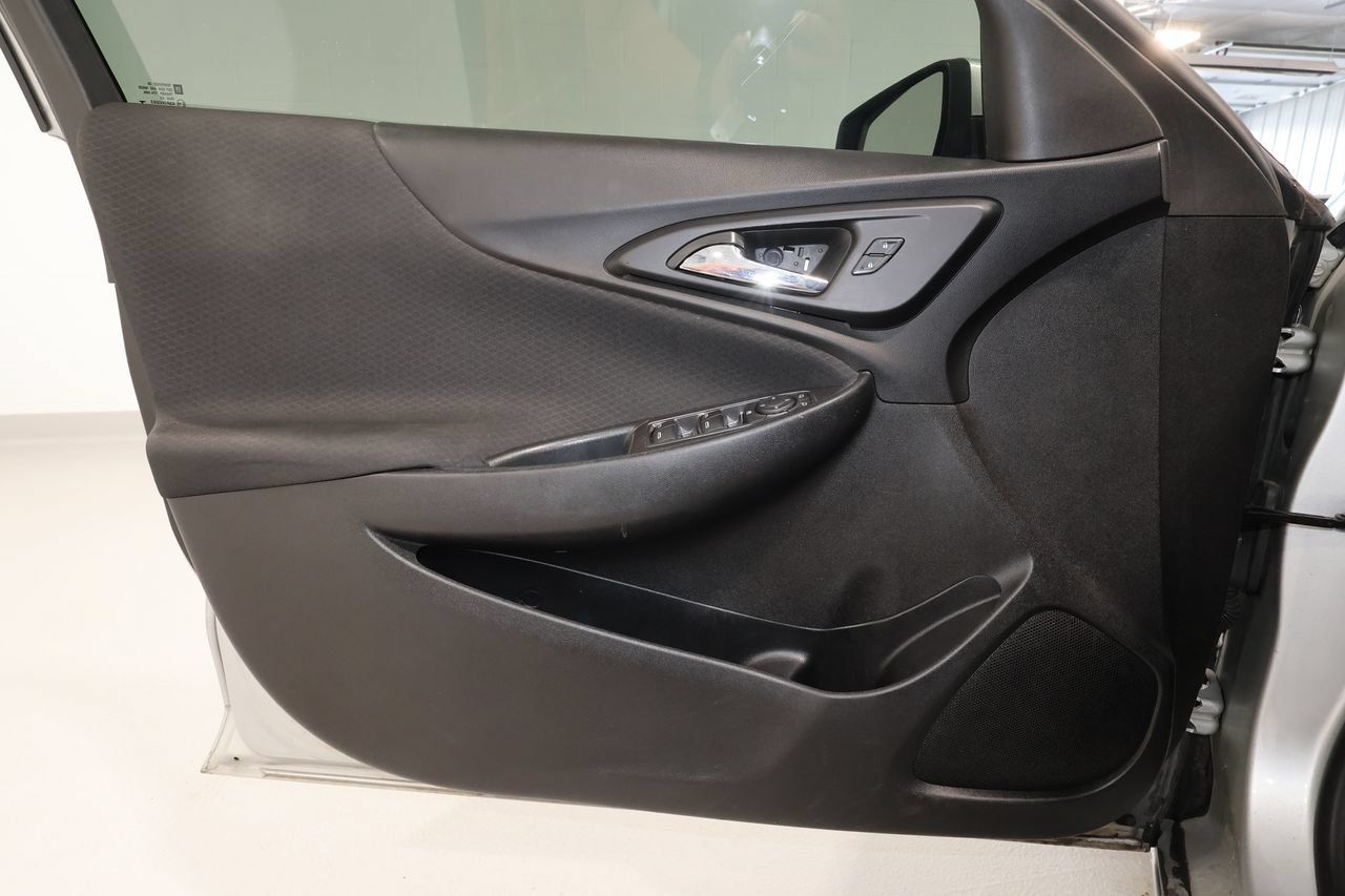 Used 2020 Chevrolet Malibu LT FWD image 12