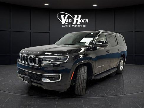 Used 2024 Jeep Wagoneer 4WD w/ Convenience Group I image 3