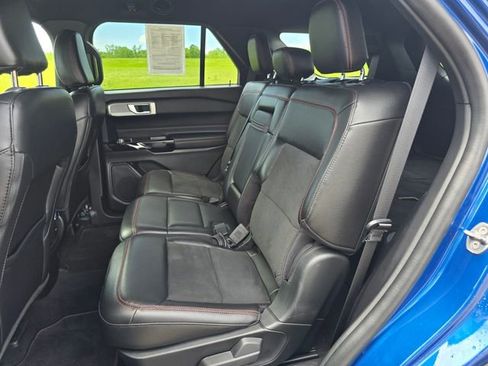 Used 2023 Ford Explorer ST-Line AWD/4WD image 13