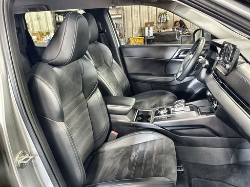 Used 2024 Mitsubishi Outlander SE image 32