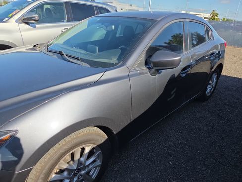 Used 2015 MAZDA MAZDA3 i Grand Touring FWD image 2