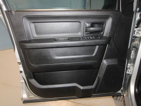 Used 2017 RAM 3500 Tradesman w/ Chrome Appearance Group image 5