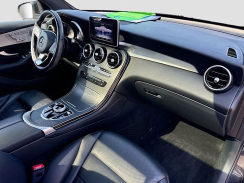 Used 2019 Mercedes-Benz GLC 300 4MATIC image 30