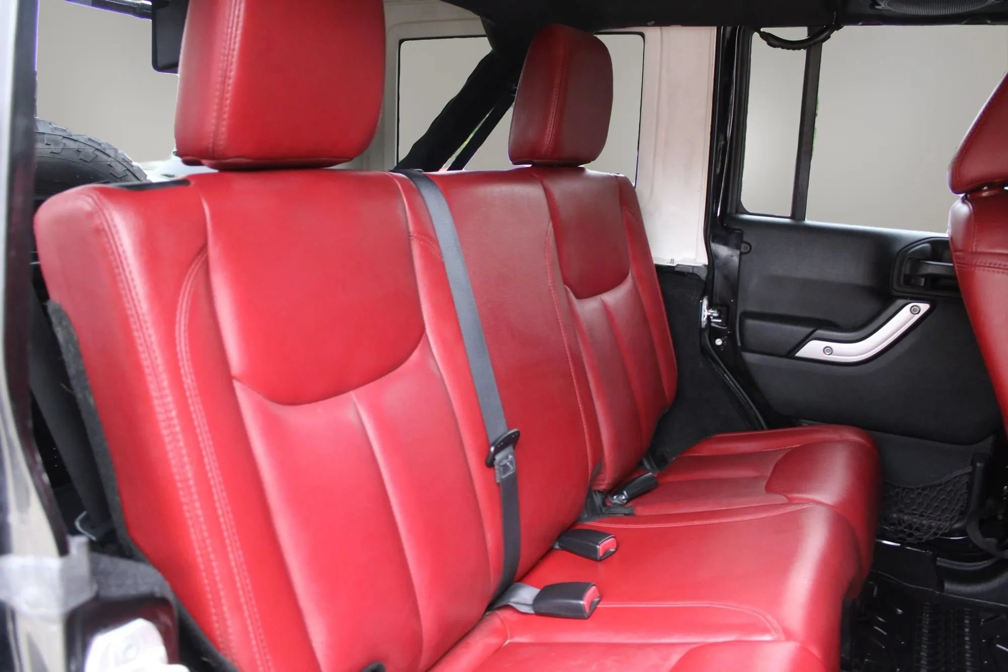Used 2013 Jeep Wrangler Unlimited Rubicon AWD/4WD image 26