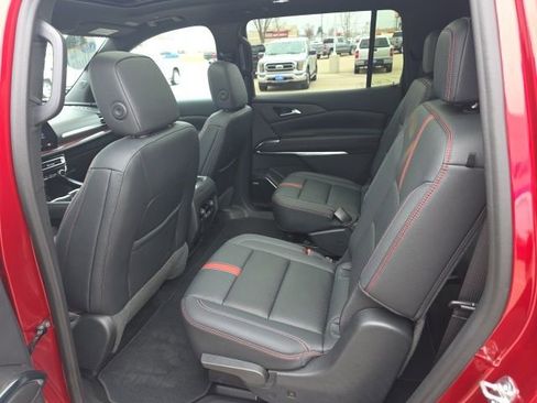 Used 2024 Chevrolet Traverse RS image 51