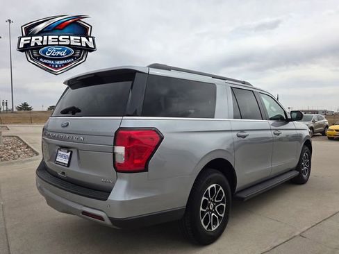 Used 2024 Ford Expedition Max XLT image 7